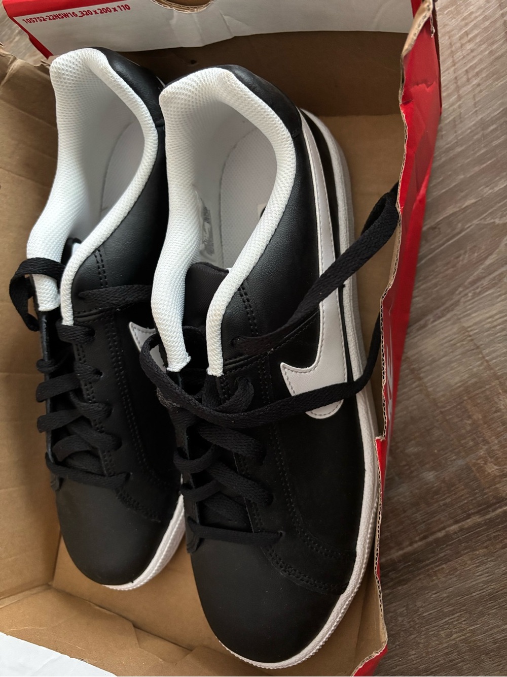 Nike Black and White Low-Top Sneakers - Picture 2 of 4